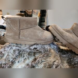 Cozy Tan Ankleslip On  Boots